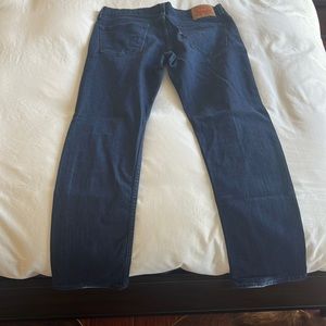 Levi size 34